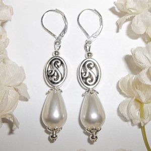 Pretty White Pearl Earrings Set Teardrop NWT 4027